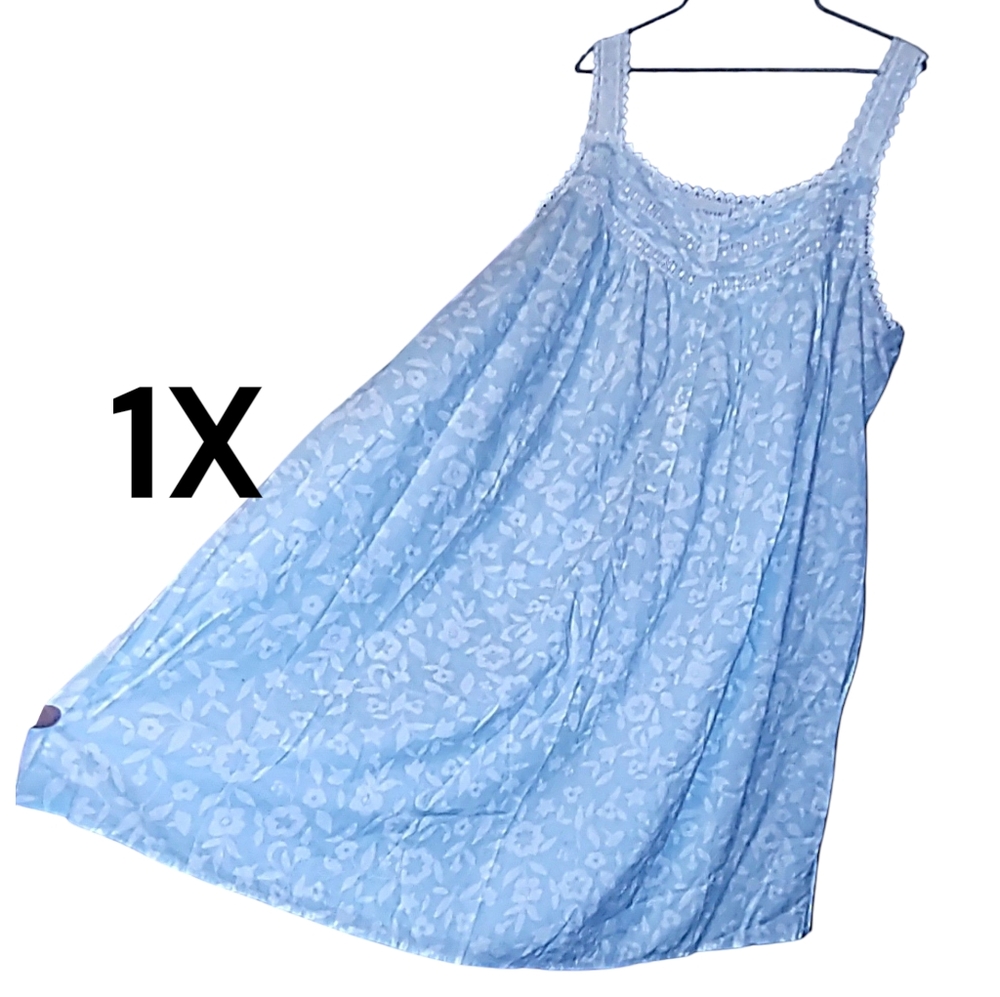 1x Kim Rogers Light Blue Floral Chemise EC